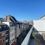 Penthouse At Cathedral Апартаменты *