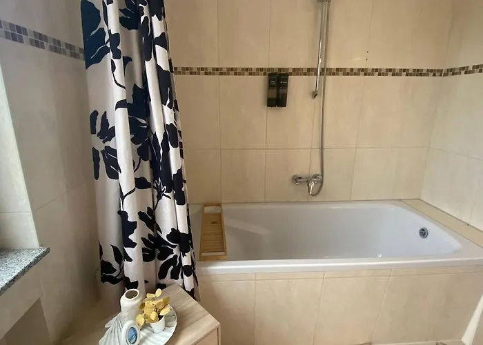 Penthouse At Cathedral Апартаменты *